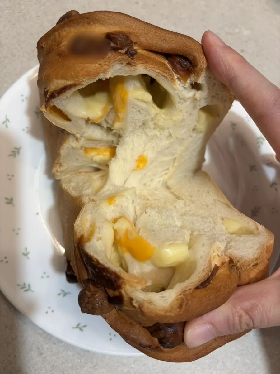 Packaged rice-cheese loaf and cheese bread
