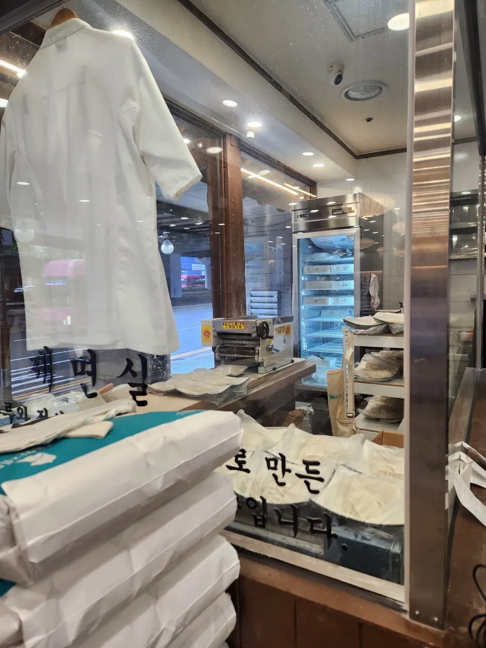입구 쪽 자가제면 공간