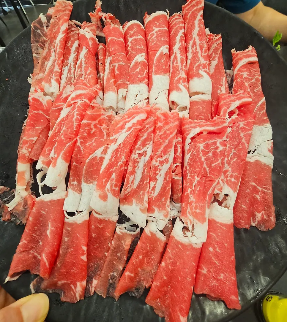 Shabu set with house-made kalguksu noodles