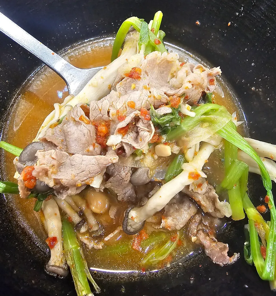 Shabu kalguksu sirloin and vegetables