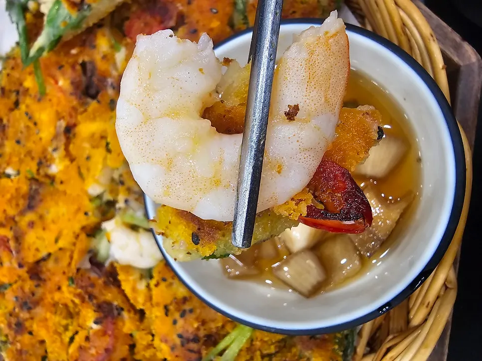 Seafood pajeon with dipping sauce