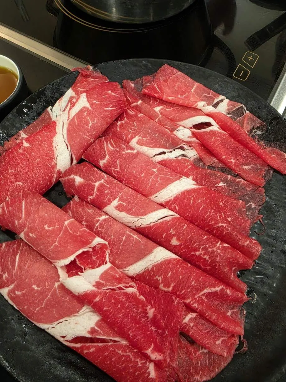 Plate of the extra 140g sirloin