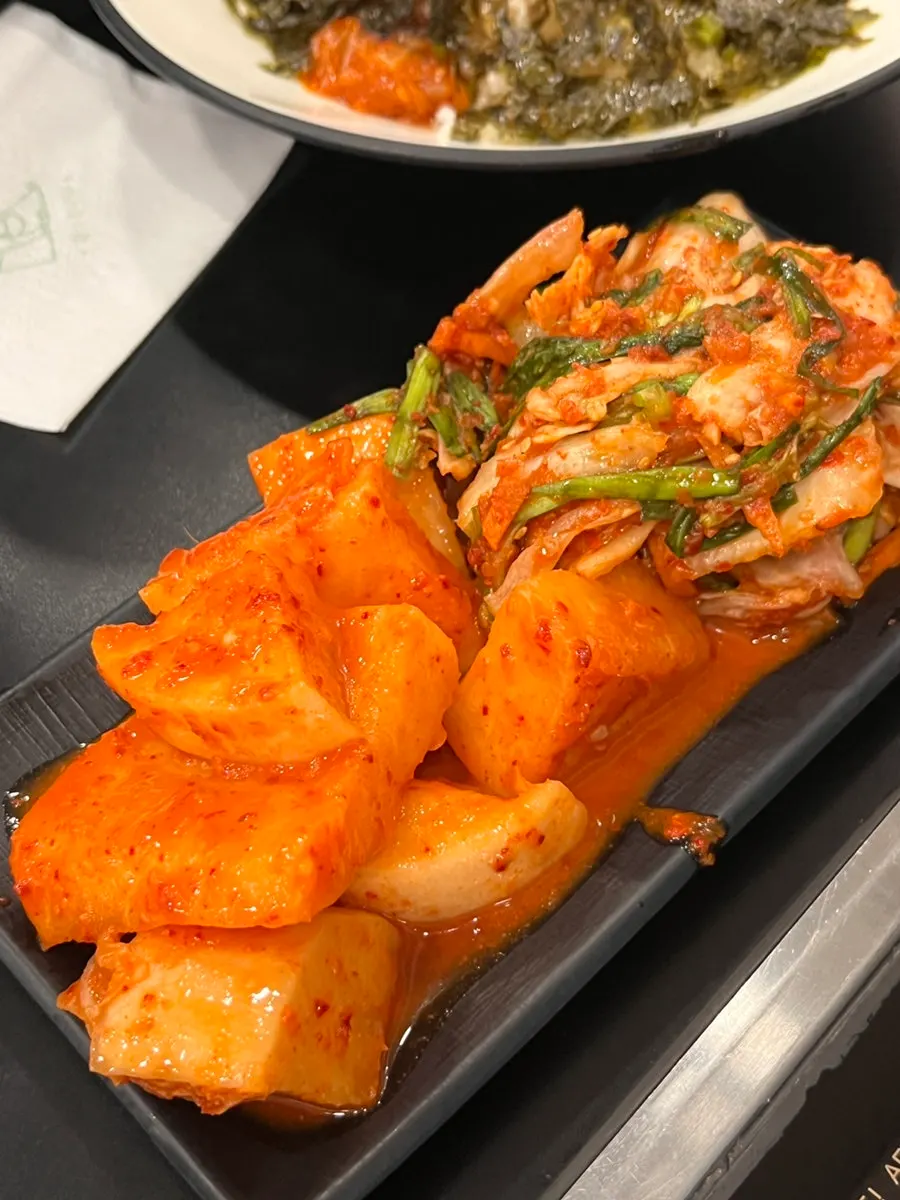 Side dish plate of kimchi and kkakdugi