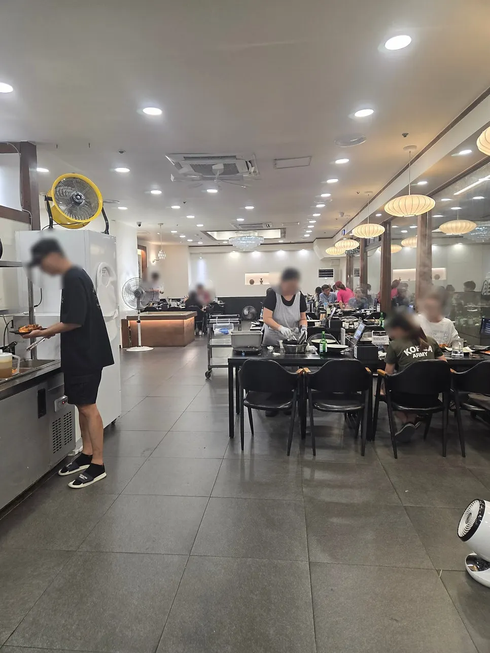 샤브칼국수 매장 내부 좌석