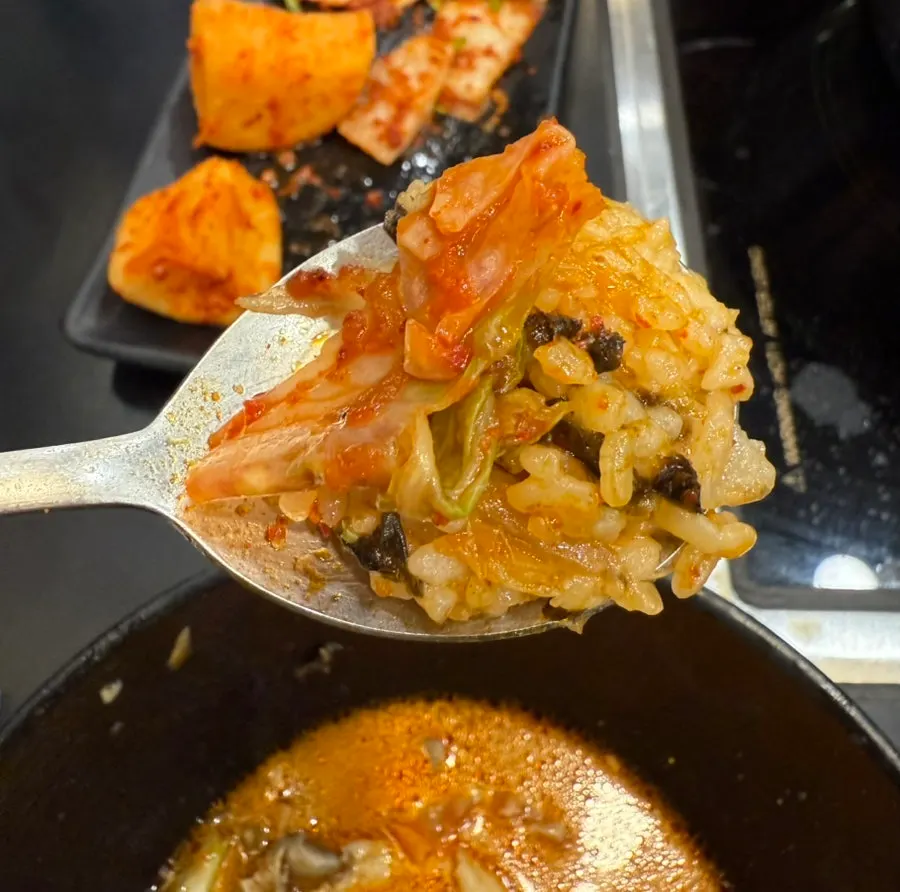 Fried rice slightly crisped in the pot