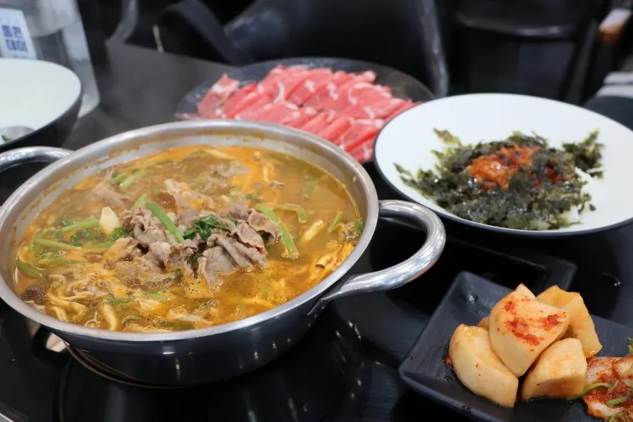 Shabu pot with all the meat added at once and boiling