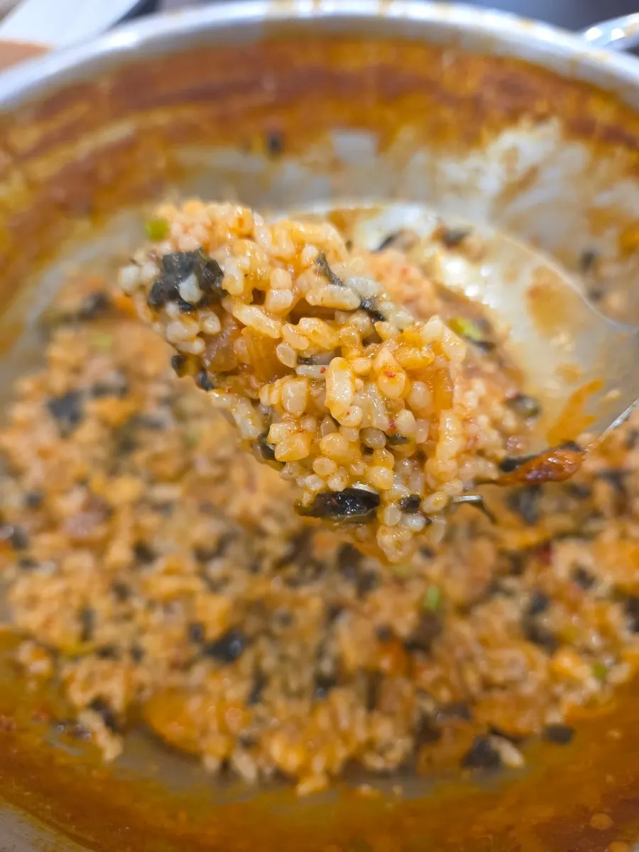 Closing fried rice eaten together with kimchi