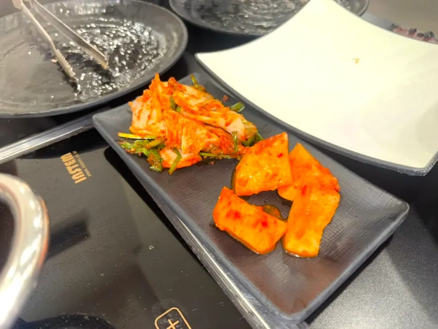 겉절이와 깍두기 셀프바