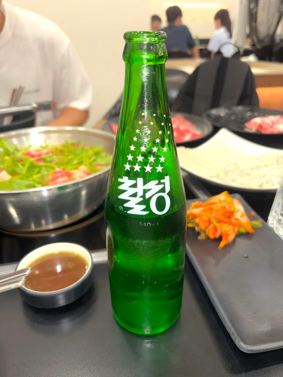 김치를 곁들인 자가제면 칼국수