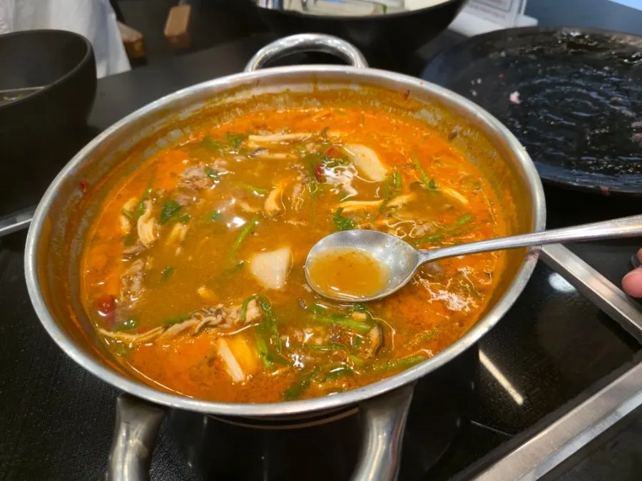 셀프 코너에서 가져온 칼김치
