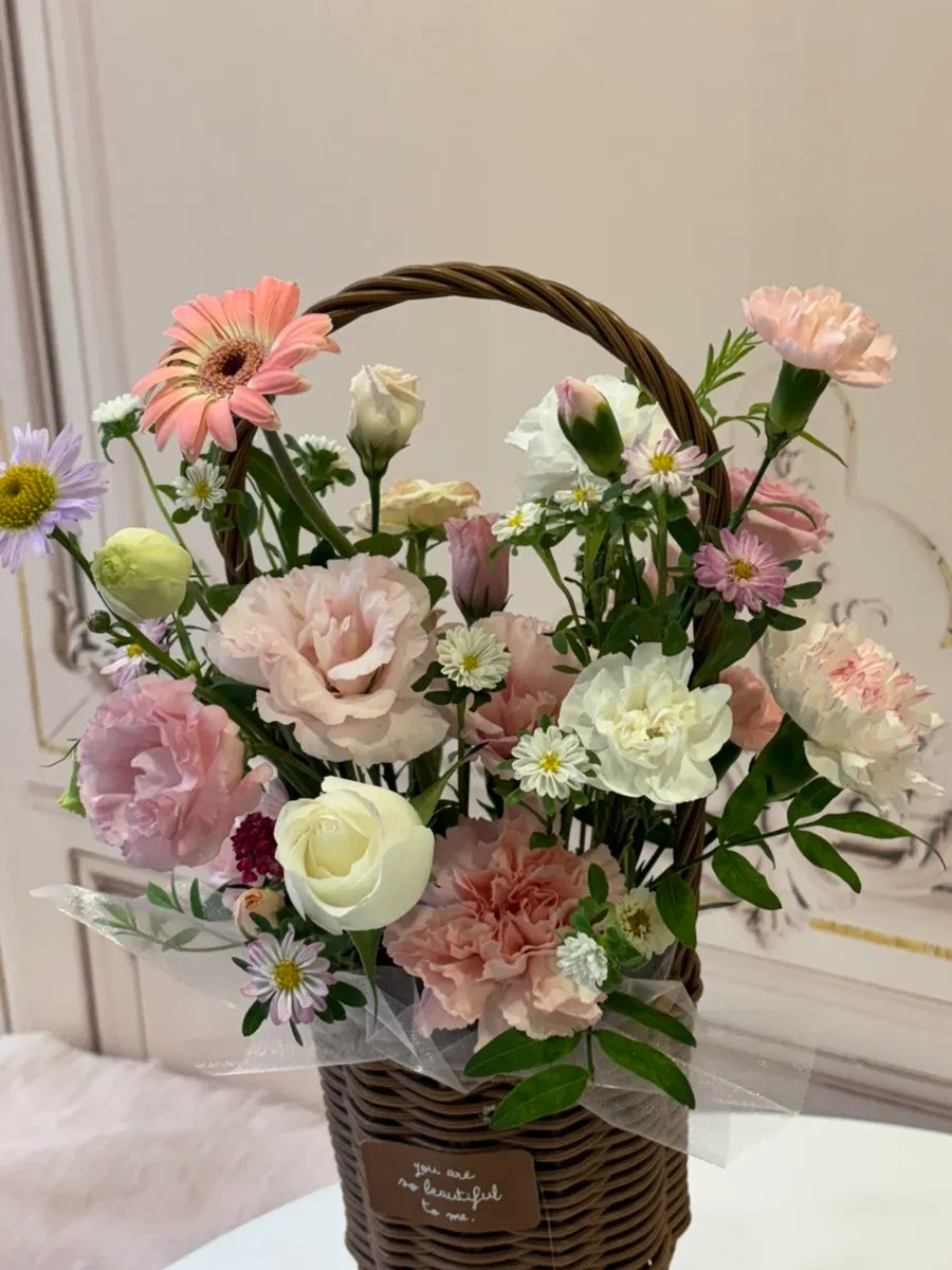 Detalle de lisianthus y claveles