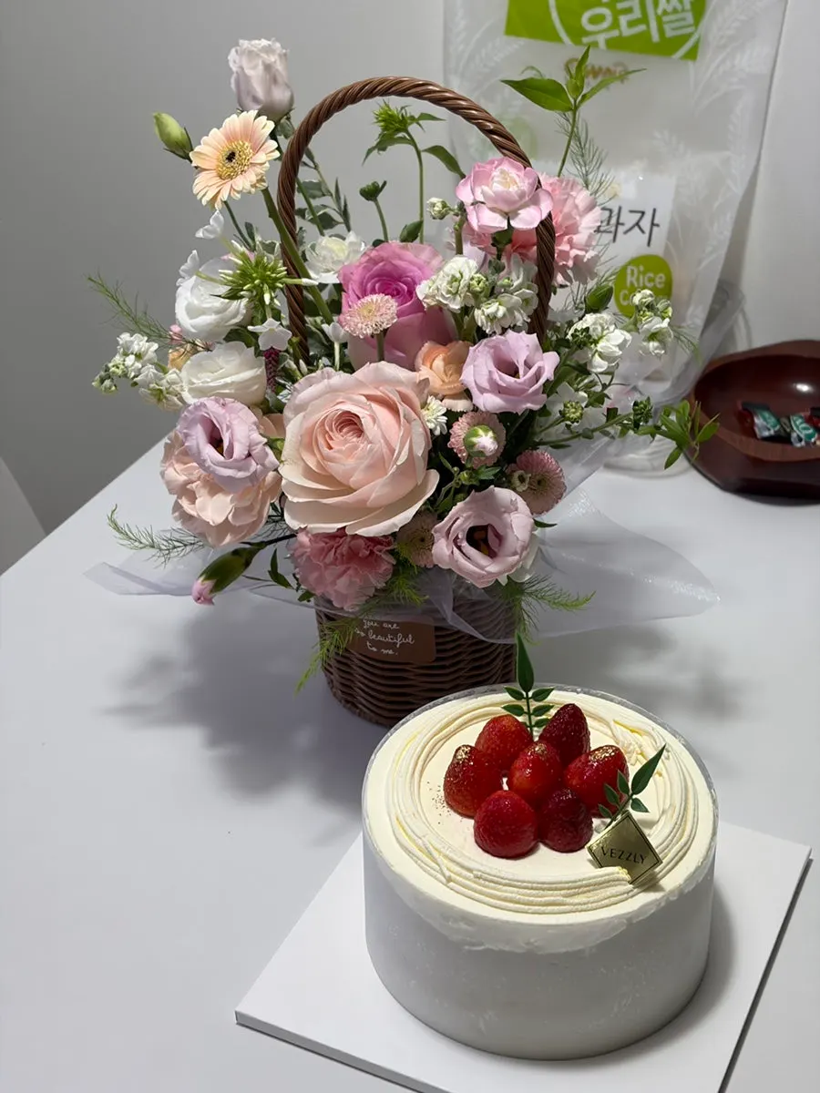 칠순 선물용 풍성한 꽃바구니