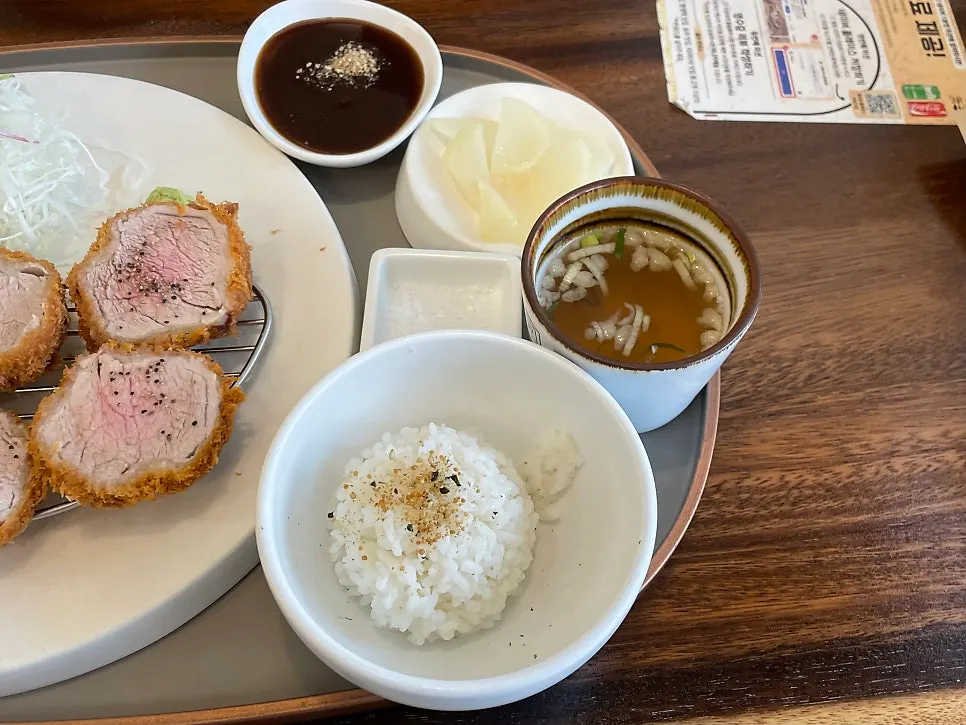 Hirekatsu meal with rice, soup and salad