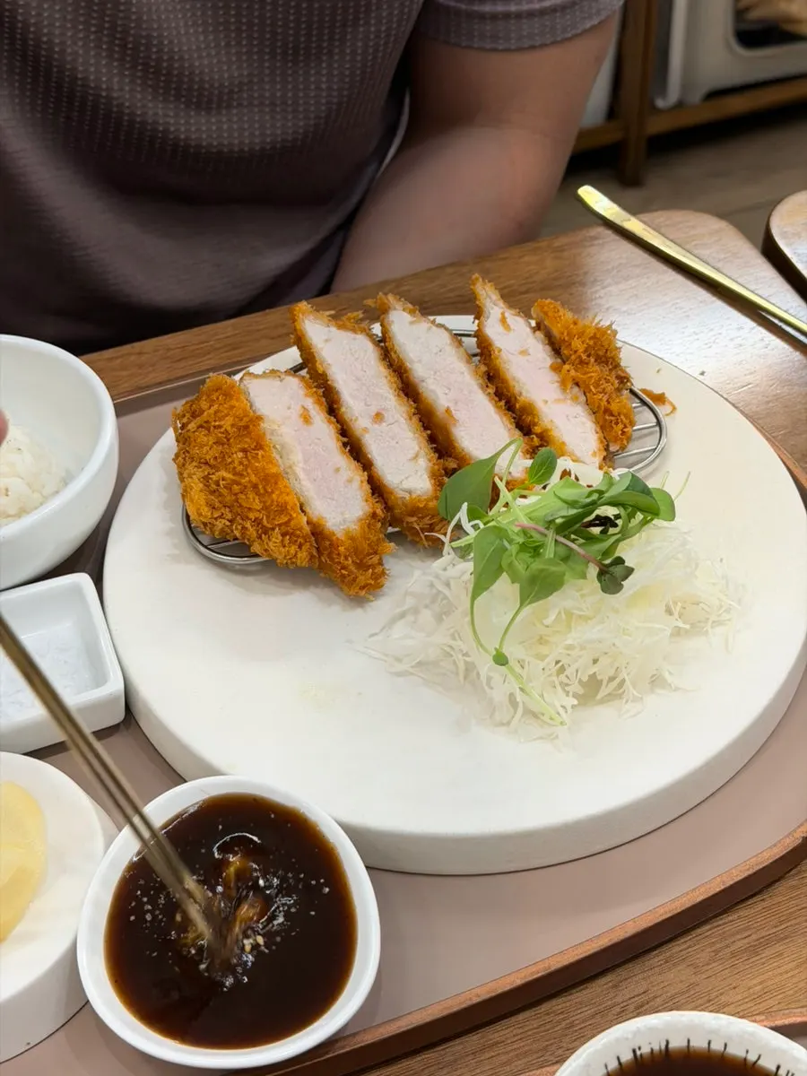 단면이 보이는 히레카츠 조각