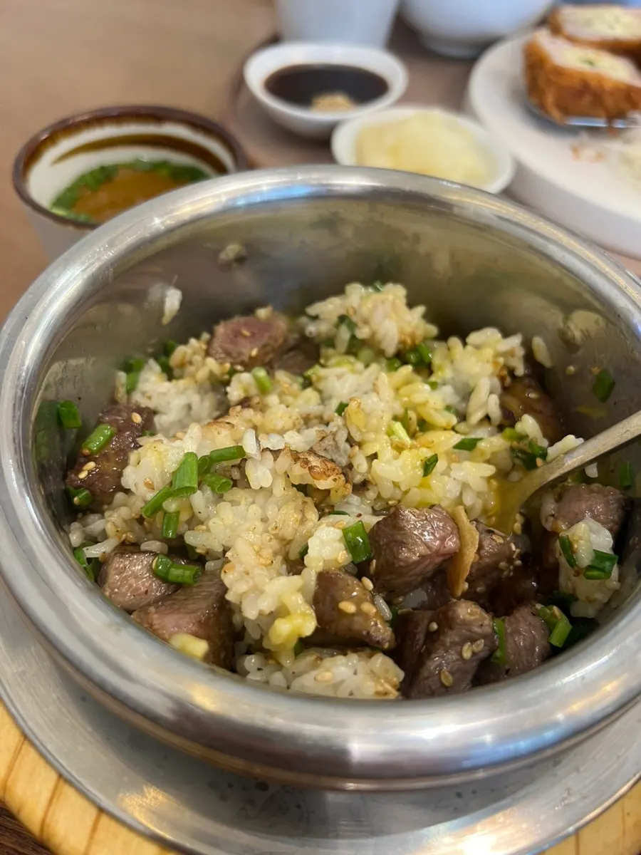 Steak pot rice and cheese cutlet at Gome Mui in Munjeong Terra Tower