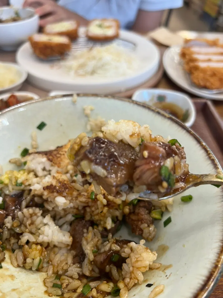 Pot rice with butter and egg
