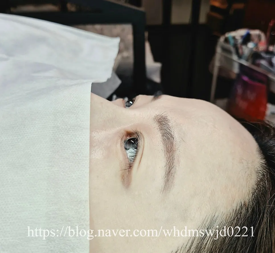 Eye shape before eyelash extensions