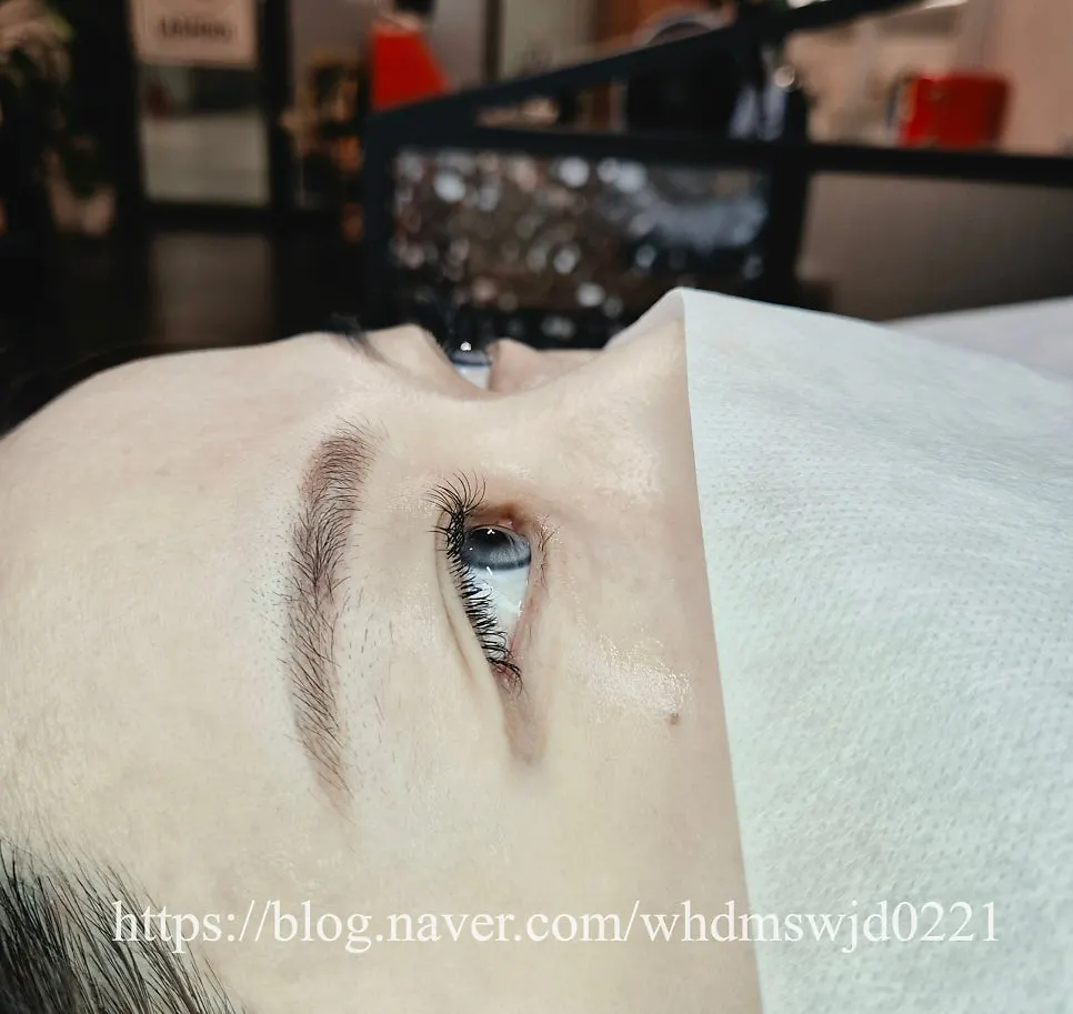Neatly finished eyelash extensions