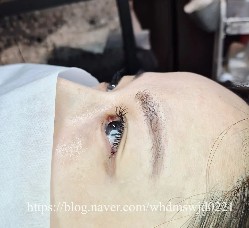Finished refined eyelash extensions