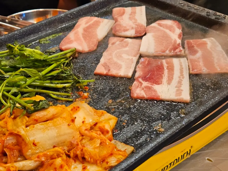 Flower naengsam and minari on the grill
