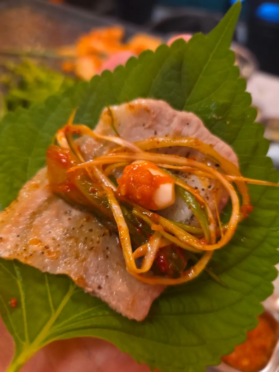 Pork jowl with lettuce wraps