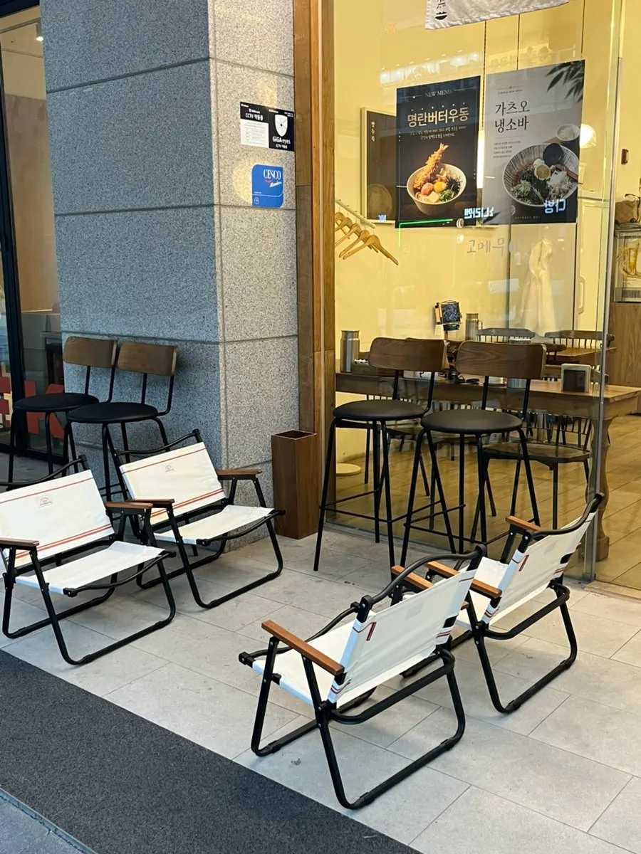 고메무이 송파문정 매장 내부 좌석