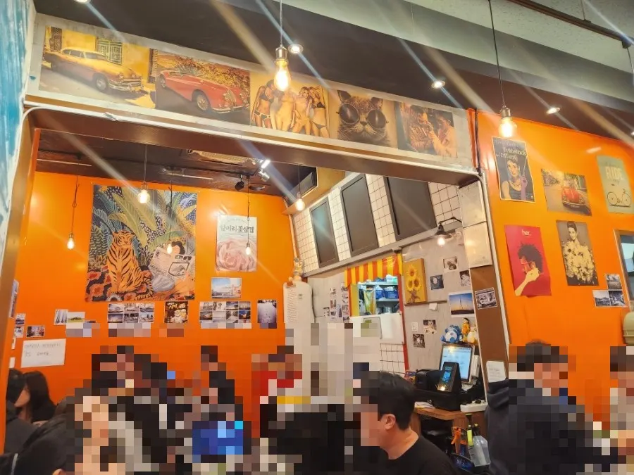 Dining room packed with customers at Minari Naengsam