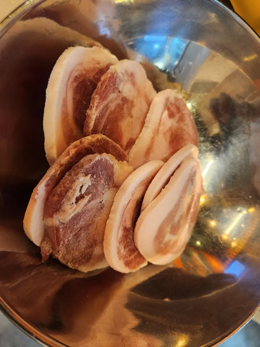 Plate of minari cheek-and-jowl pork