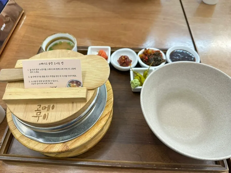 Full spread of the steak pot rice and tonkatsu set