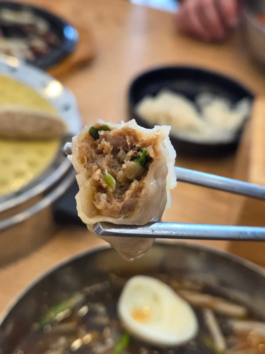 다대기와 파를 뺀 국밥 국물