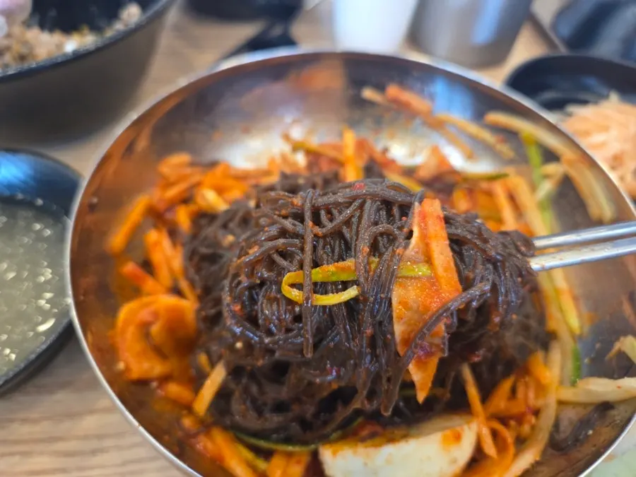 비빔냉면 한 그릇