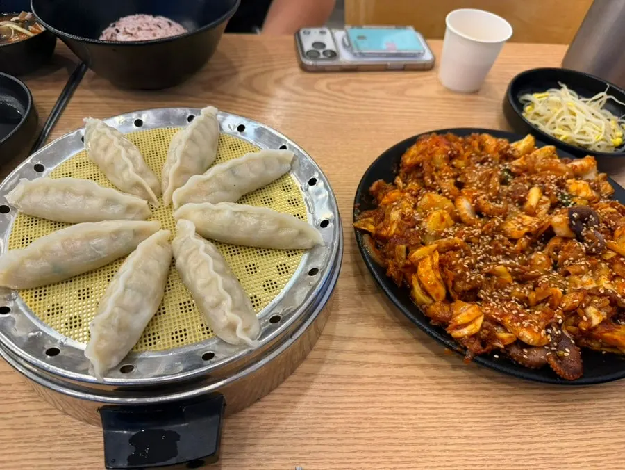 Round-shaped flying fish roe rice balls
