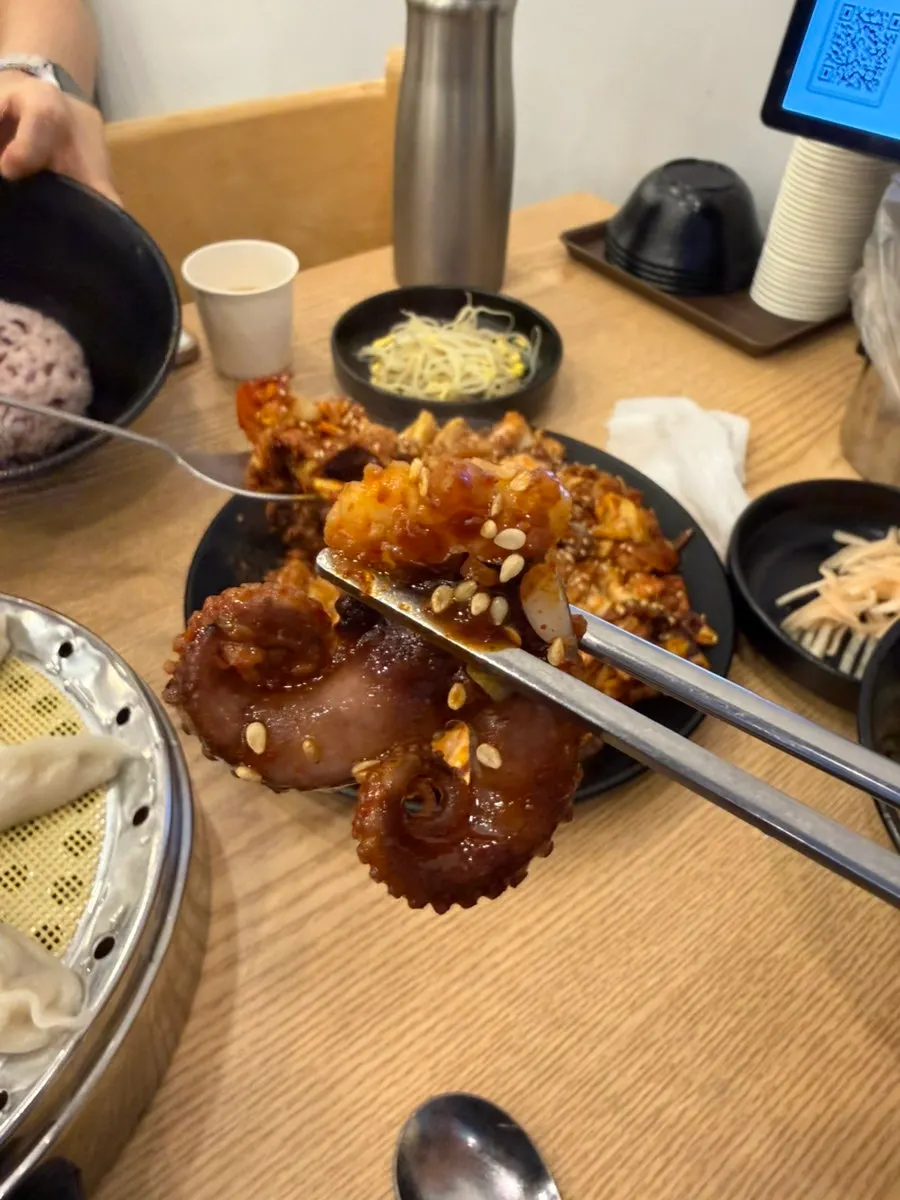 Jjukkumi+pork belly+shrimp stir-fried at spice level 1 on a hot plate