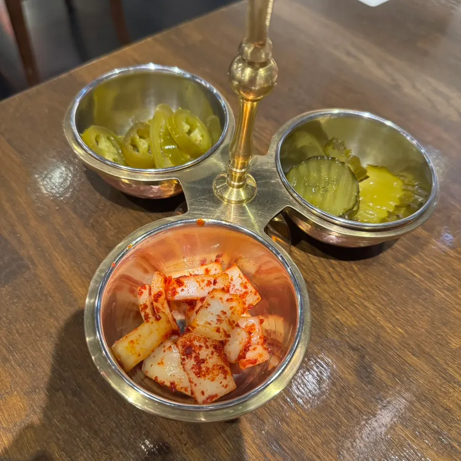 양파김치와 피클, 할라피뇨 기본찬