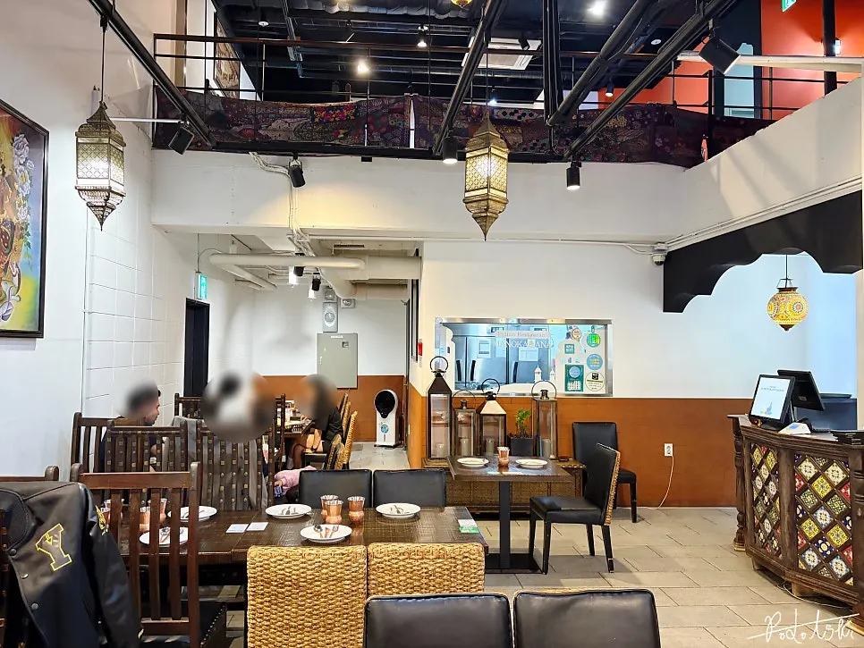 머노까머나 입구에 크게 걸린 메뉴 사진