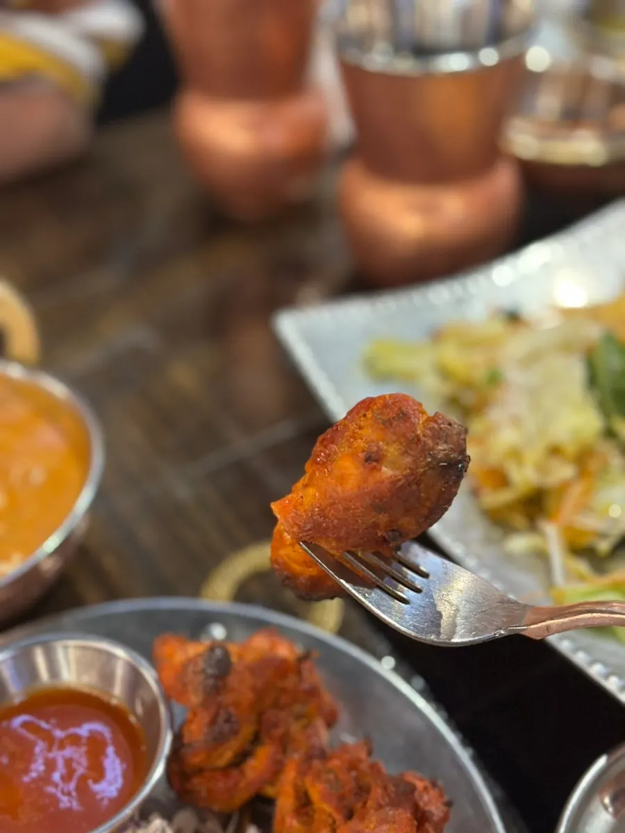 Chicken breast tikka with sauce