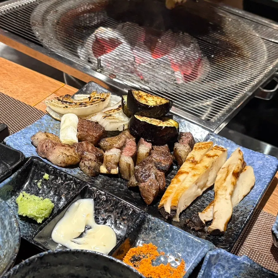 Shoulder rack dipped in cumin seasoning