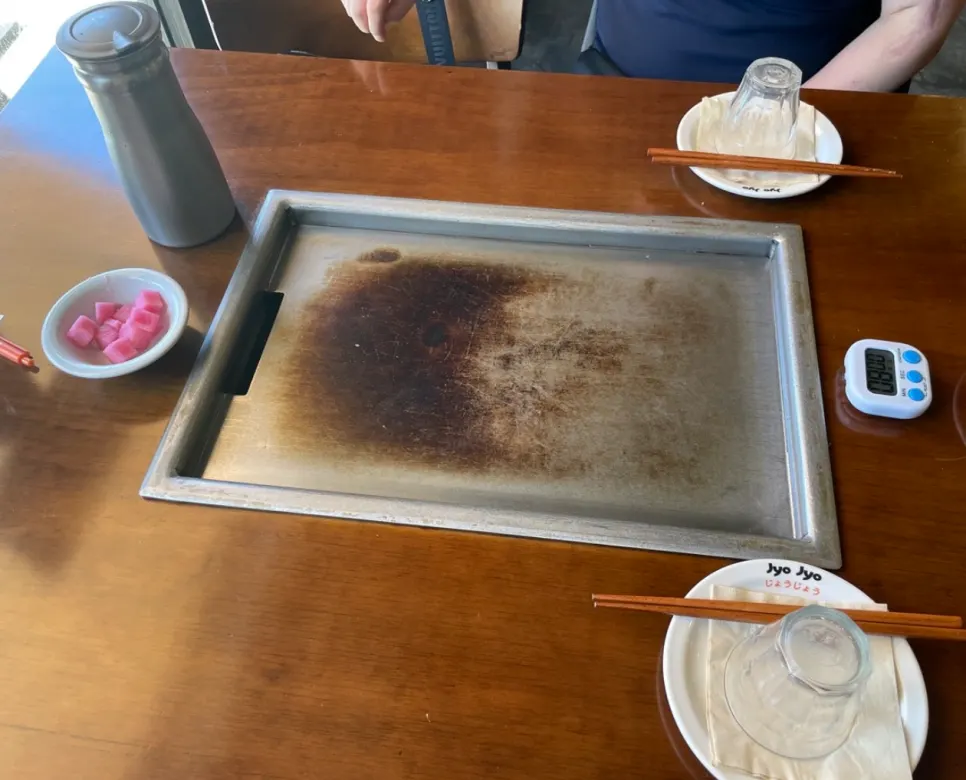 철판이 보이는 죠죠 문래점 오픈 키친