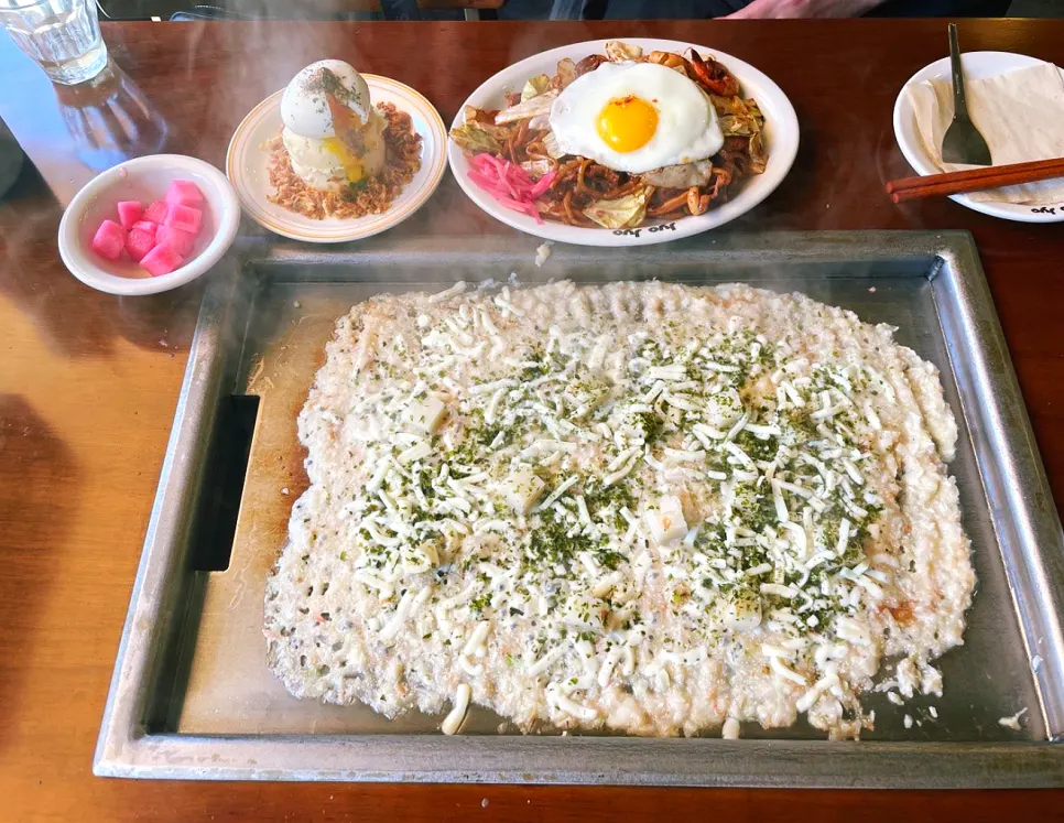 치즈를 올린 명란 치즈 몬자야키