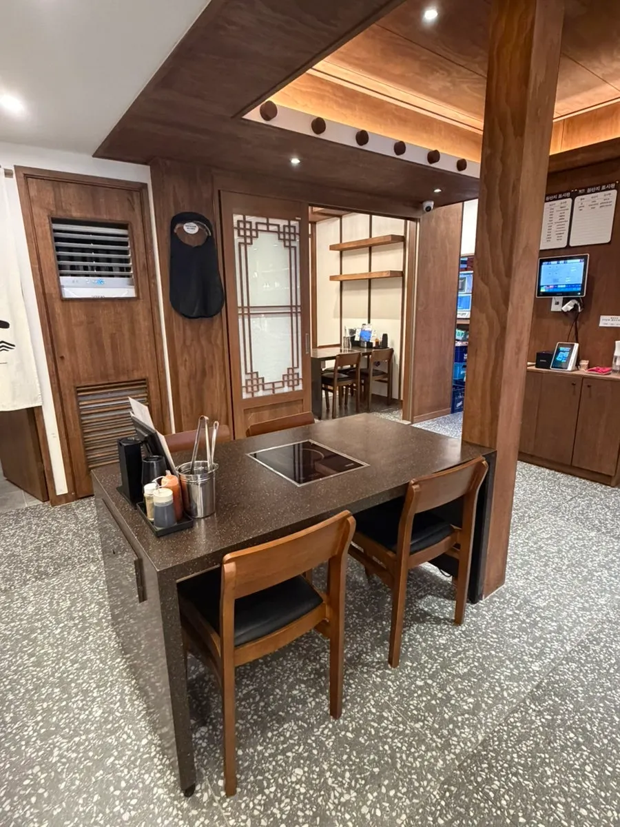Interior of Palmi Jogae Kalguksu with a hanok-style feel