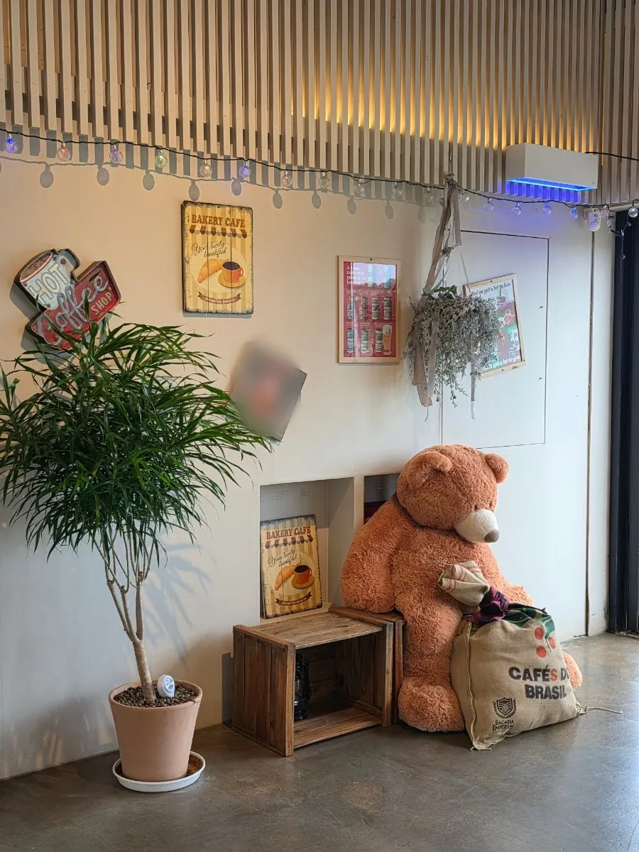 Exterior of On the Rail café in Munsan, Paju
