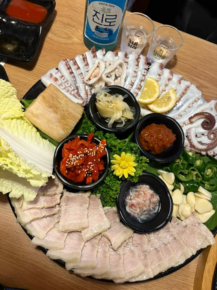 서비스로 나온 철판 콘치즈