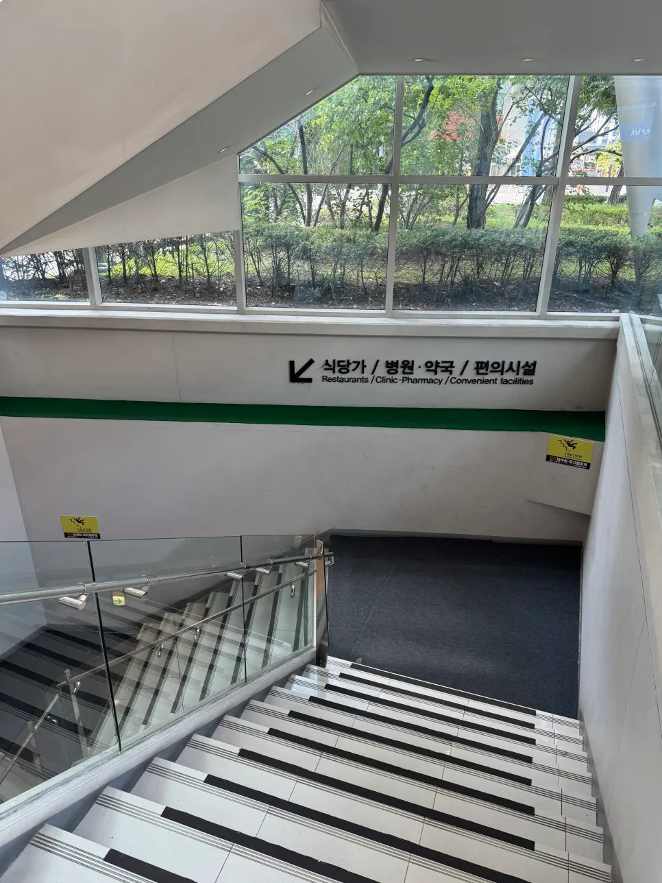 누리꿈스퀘어 지하1층 뮤즈헤어살롱 주변 통로