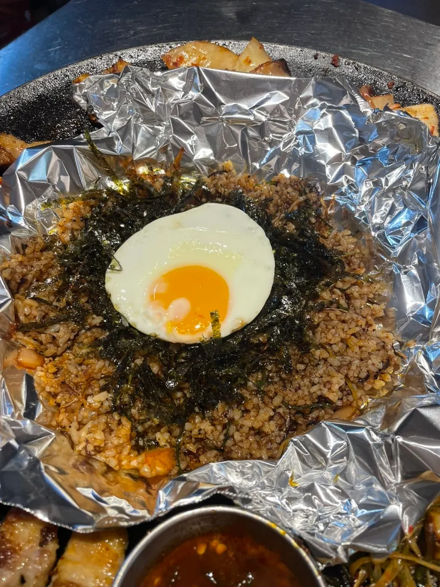 불에 직접 볶아주는 볶음밥