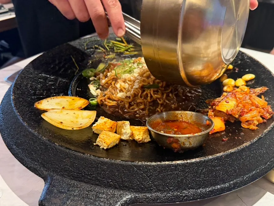 잘 구워진 삼겹살 마지막 한 점