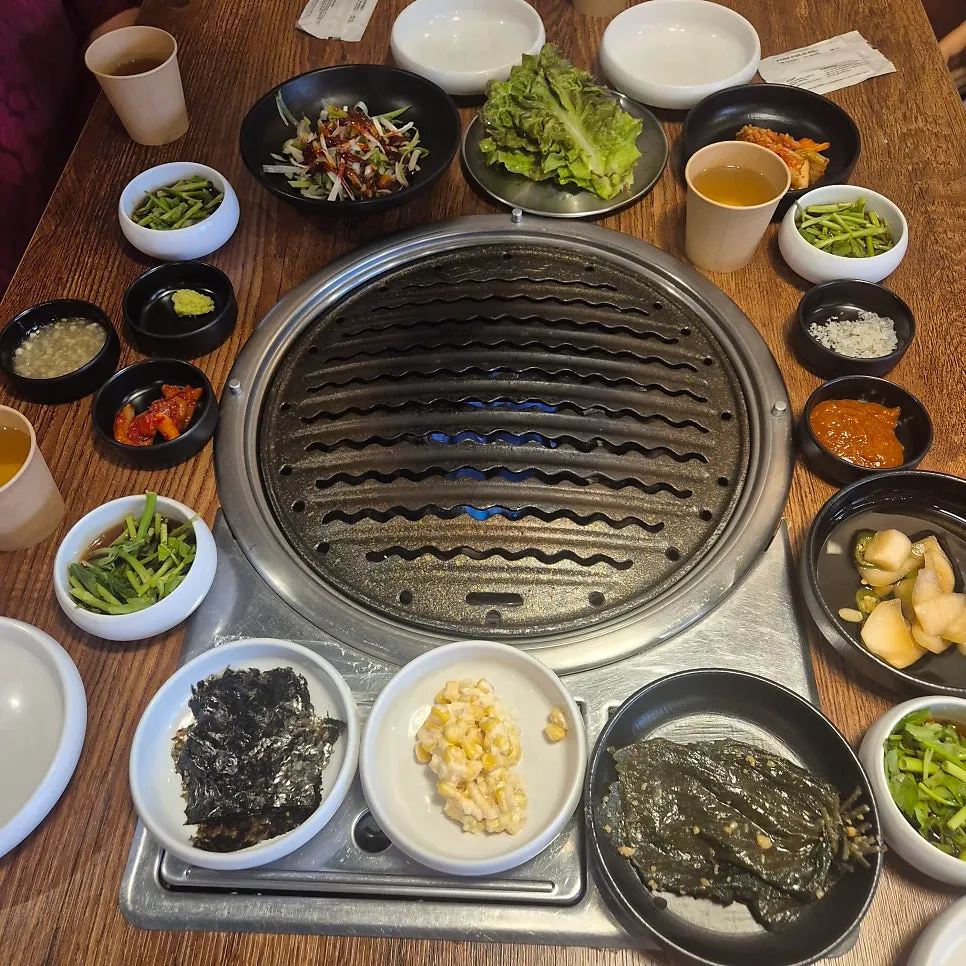 Basic side dish spread at Muttuk Sookdae Main Branch