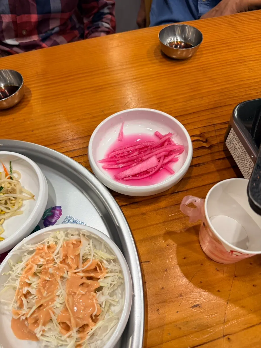 기본으로 나온 쌈과 밑반찬