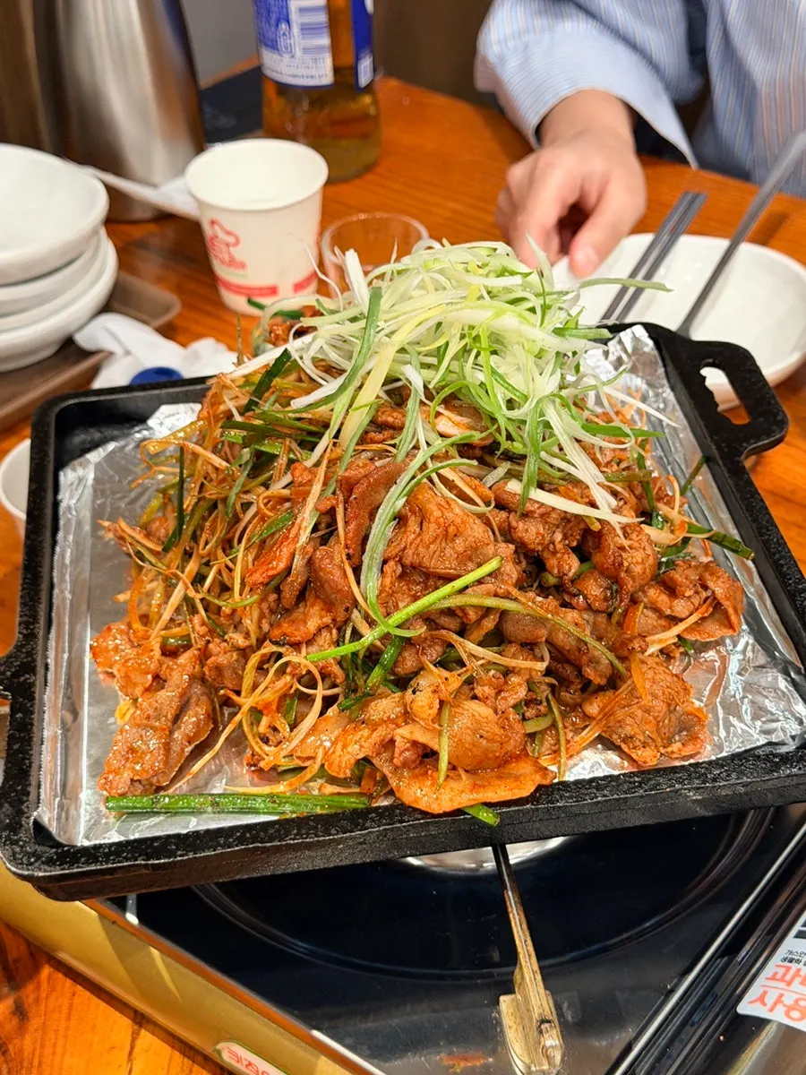 노릇하게 익은 파채와 불고기