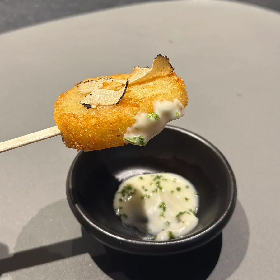 White truffle mayonnaise sauce