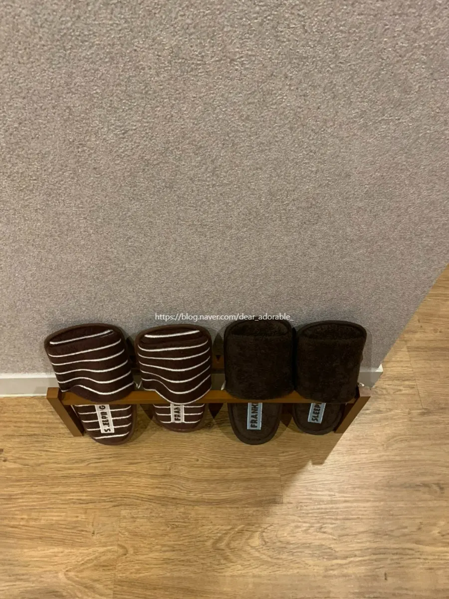 룸 안에 붙어 있는 이용 및 퇴실 안내사항